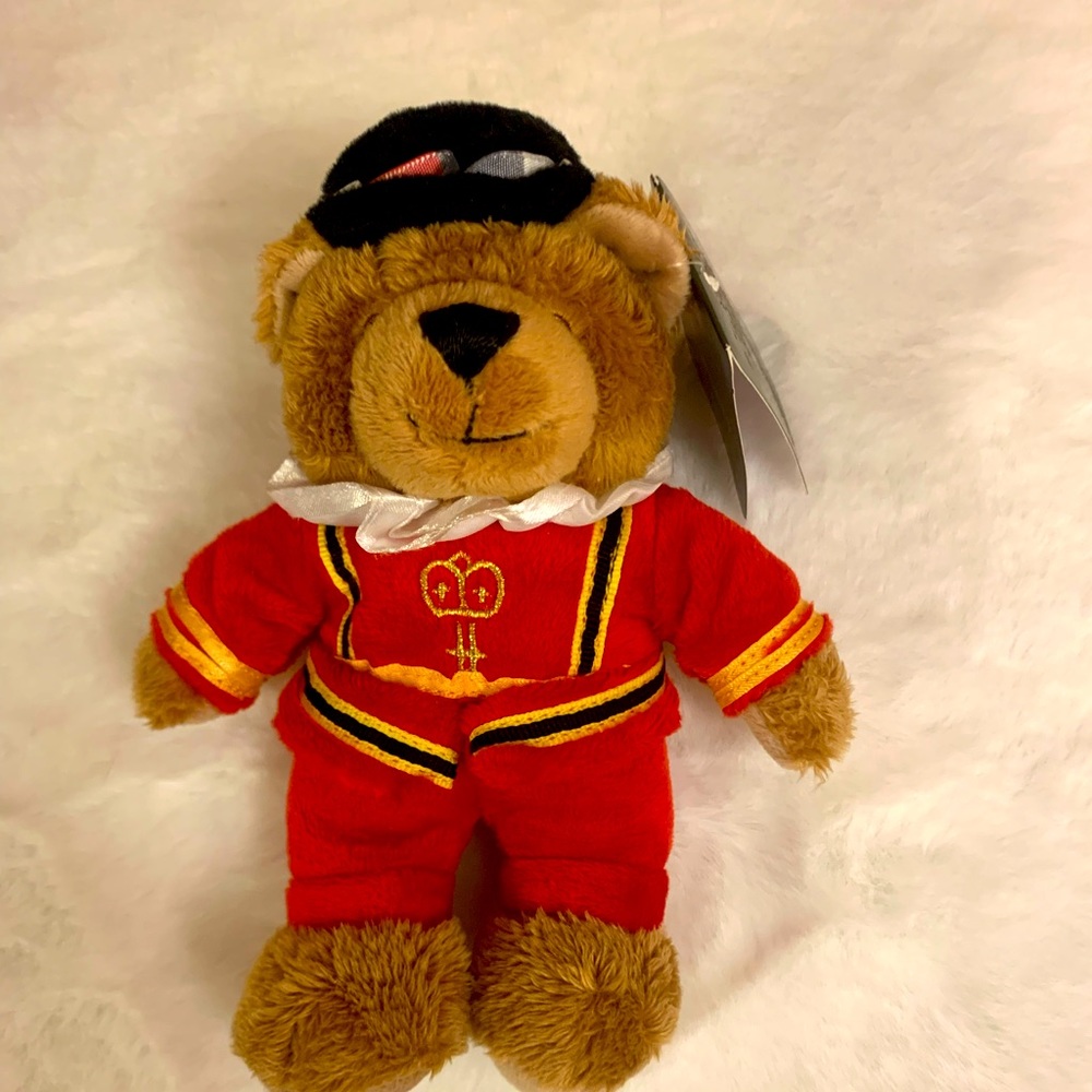 Harrods beefeater bear perfect for Christmas